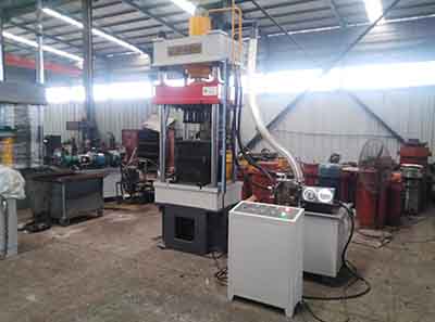 100t小型四柱三梁液壓機